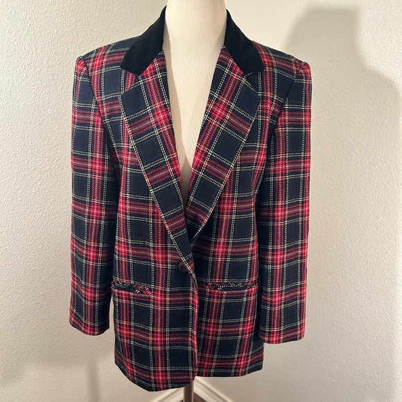 Sag Harbor Jackets & Blazers - Sag Harbor Petite 8 Red Plaid Jacket with black velour color